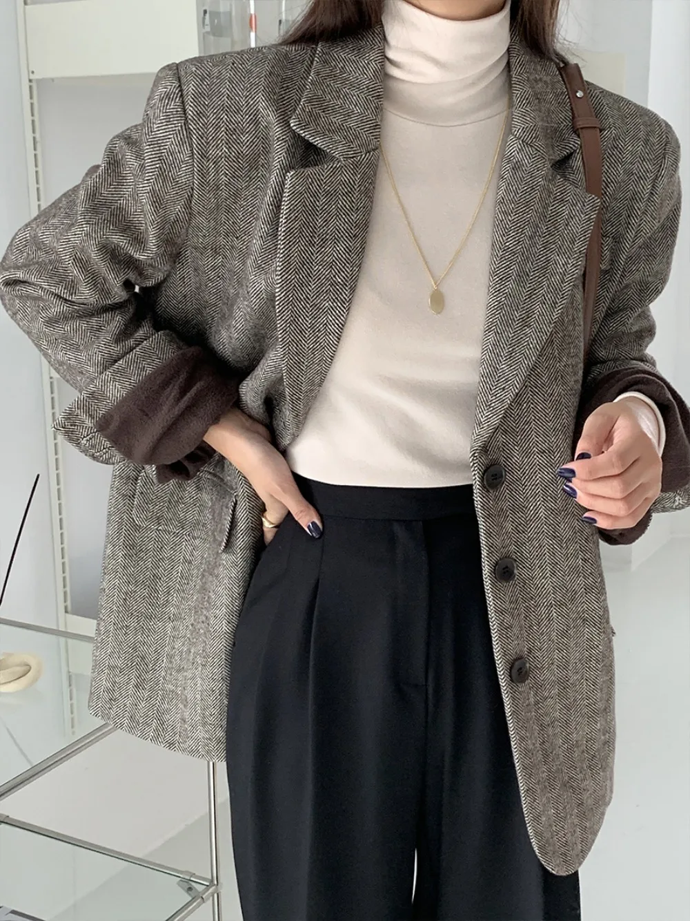 

Woman Jackets for Women Winter 2023 Spring Korea Herringbone Coat Wool Elegant New in Outerwears Crop Hood Zip-up Amami Zevity
