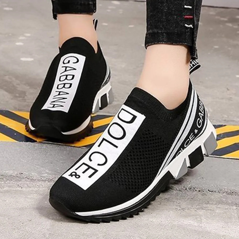 

Couple Sports Running Shoes Mesh Breathable Comfortable Sneakers Slip on Lightweight Men and Women Casual Tennis Large Size