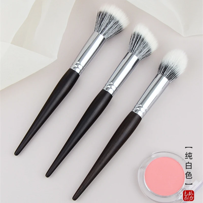 

Blush Highlight Brush Rat Tail Wood Handle Soft Hair Foundation Powder Concealer Makeup Brush Women Face Beauty Cosmetic Tools
