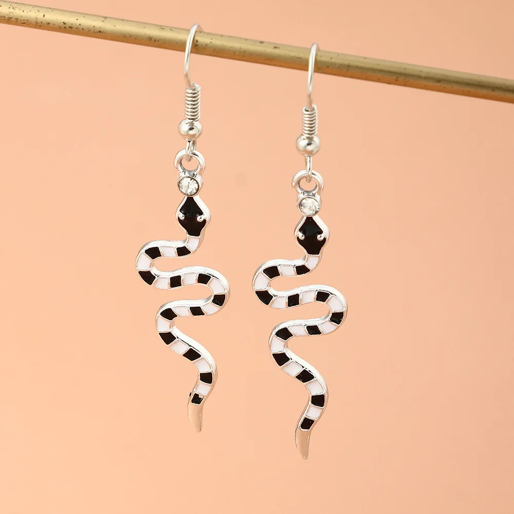 

Gold Black Vintage Snake Animals Dangle Earrings for Women Girl Retro Drop Earrings Snakes Small Object Earring Jewelry Bijoux