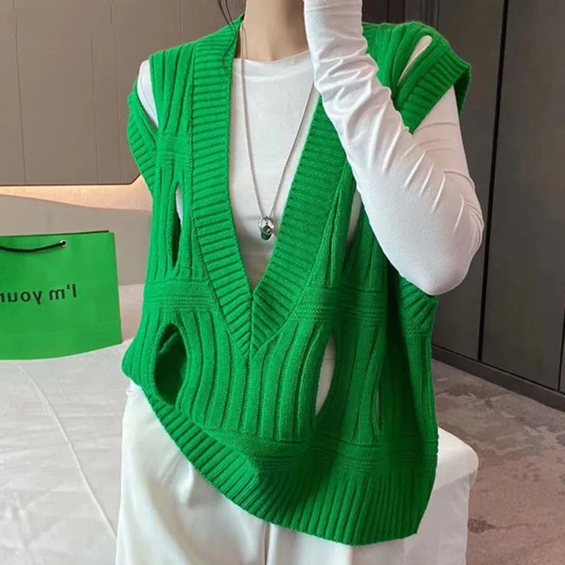 

RDMQ 2023 Hollow Out Sweater Vests Women V-neck Fashion Vintage Loose Casual Cozy Solid Office Lady Lazy Ins Chic Tender