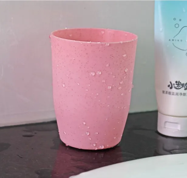 

Простой стакан для чистки зубов