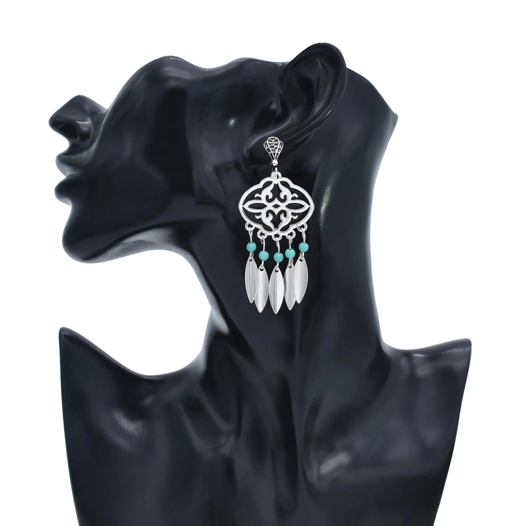 Комплект из колье и серёг с голубым камнем