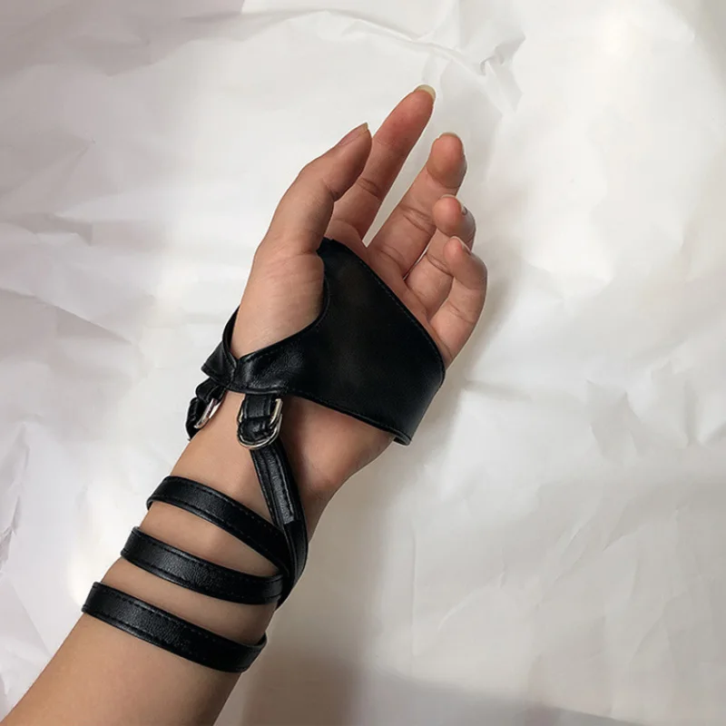 Женские сексуальные черные кожаные перчатки с полупальцами в готическом стиле в стиле панк, без пальцев, хип-хоп, косплей, аксессуары для выступлений на сцене (art.: 3920cfcecd716) - 3920cfcecd716