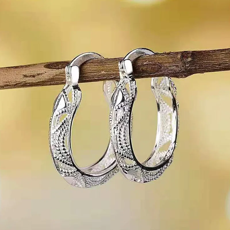 

Vintage Hollow Out Flower Women's Earrings Tibetan Ancient Charm Big Circle Fashion Temperament Exaggerated Earrings Wholesale