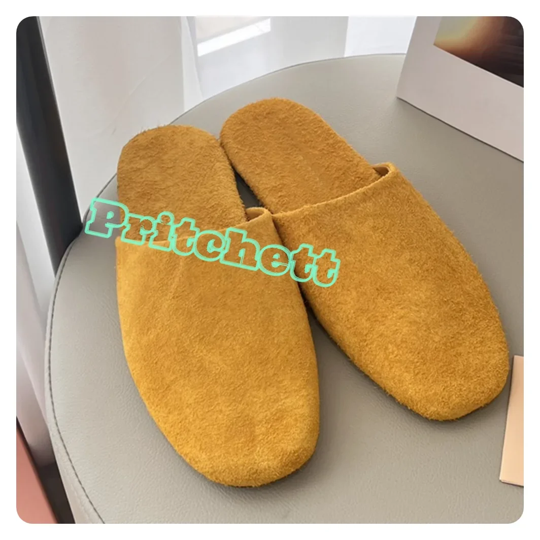 Желтые зимние тапочки с круглым носком без шнуровки на плоской подошве женские