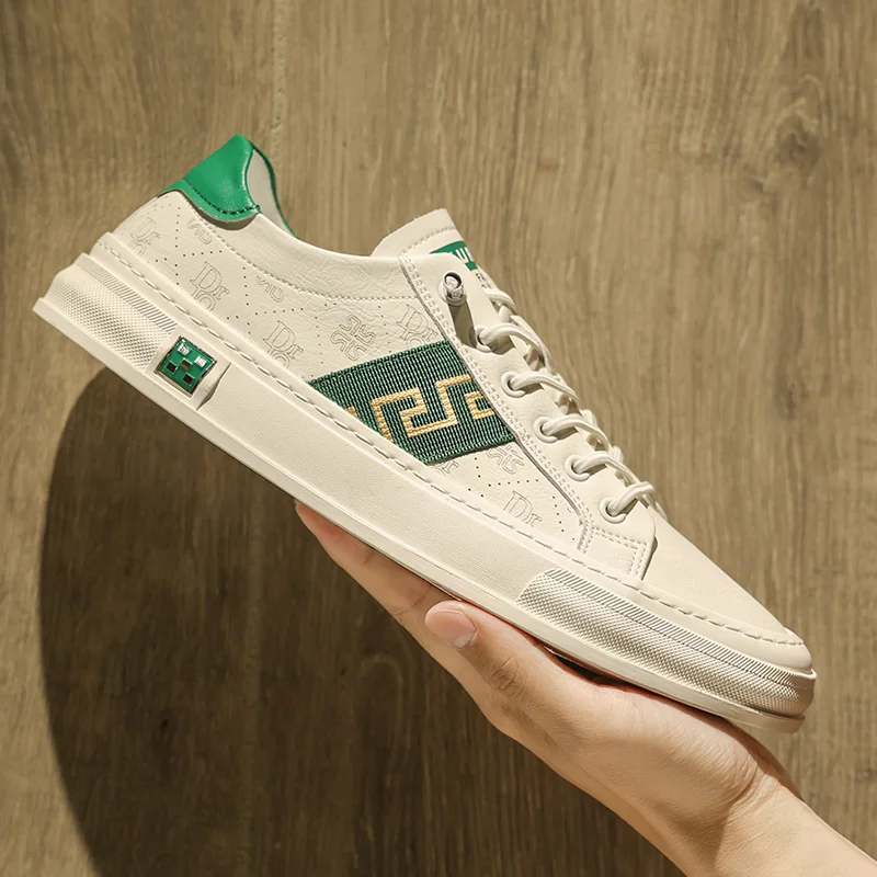 

Brand New Shoes for Men Leather Casual Shoes Spring Trend Print Flat Skateboard Shoes Street Cool Lace-up Sneakers