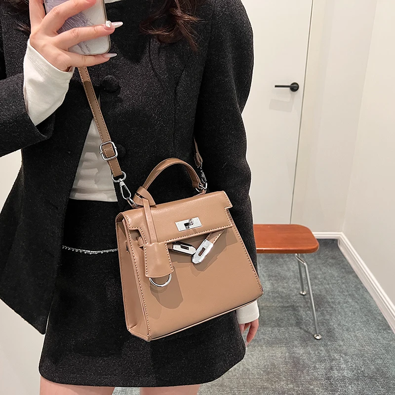 

New Vintage Women Lady Buckles Luxury Designer Handbag Totes Satchel Shoulder Bag Woman Casual Knapsack Backpacks Packsack Bags