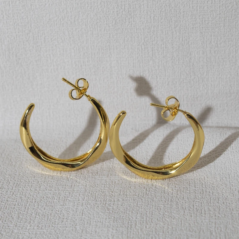 

Minimalist C-shape Hoop Earrings for Women Gold Color Large Style Versatile High Quality Ear Jewelry Daily Wear Gift