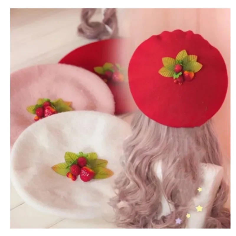Sombrero de pintor de lana roja de fresa dulce, gorro plano de estilo japonés, cálido y dulce, para compras, pequeño oso fresco