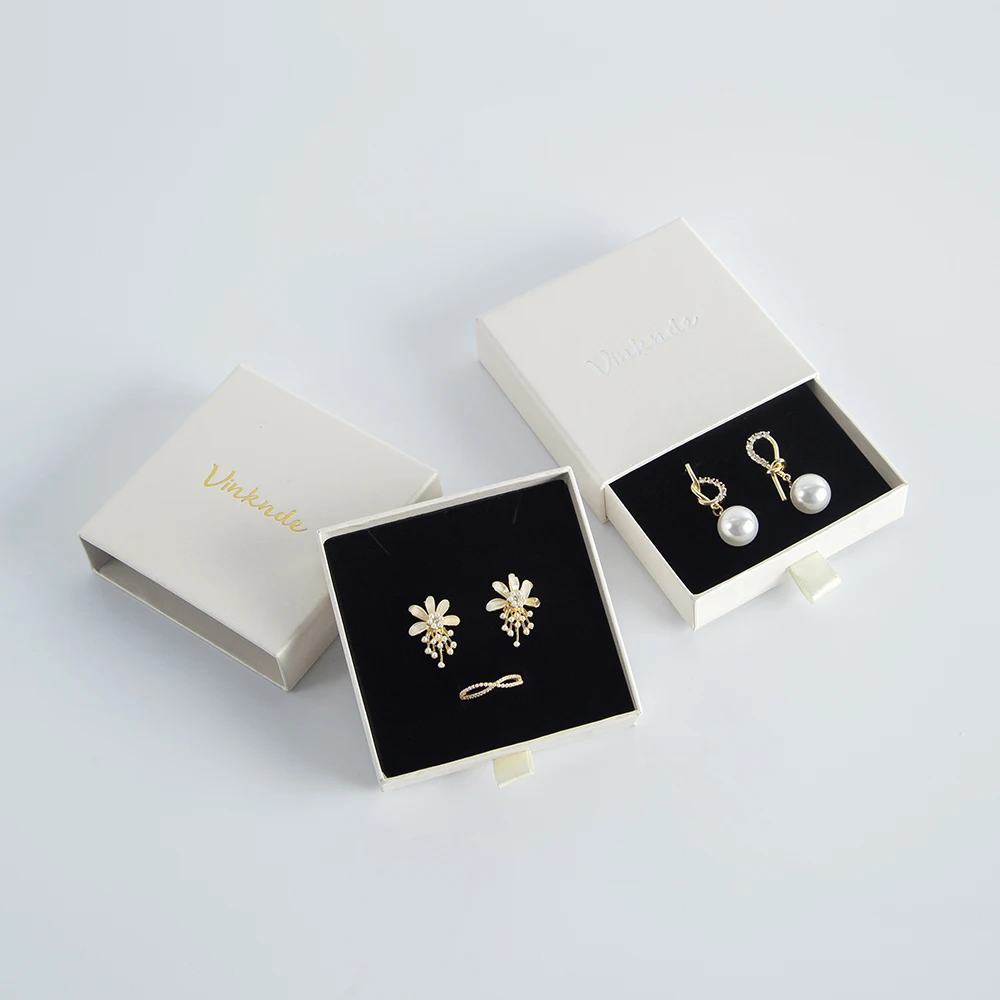 50pcs Custom Logo Jewelry Gift Boxes Cardboard Display Drawer Boxes 8x8x2.5cm Ring Necklace Earrings Packaging Boxes with Sponge