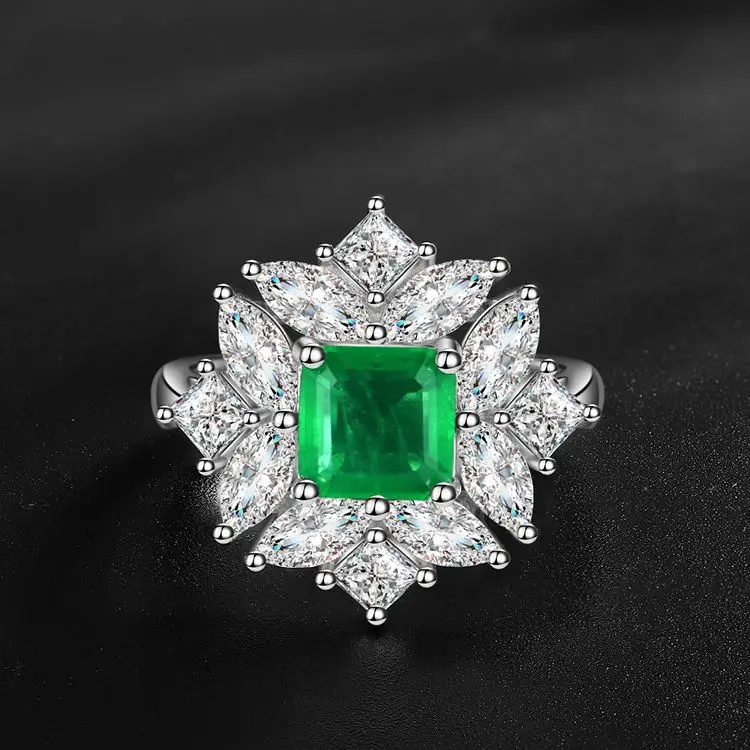 

New fashion temperament S925 silver inlaid 5A zircon retro ring emerald gemstone