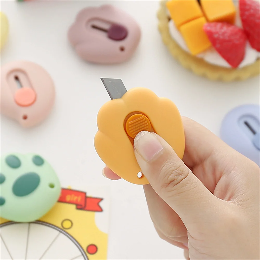 

1pc Kawaii Cat Paw Utility Knife Retractable Paper Cutter Express Box Opener Cutting Knife School Stationery Office Supplies