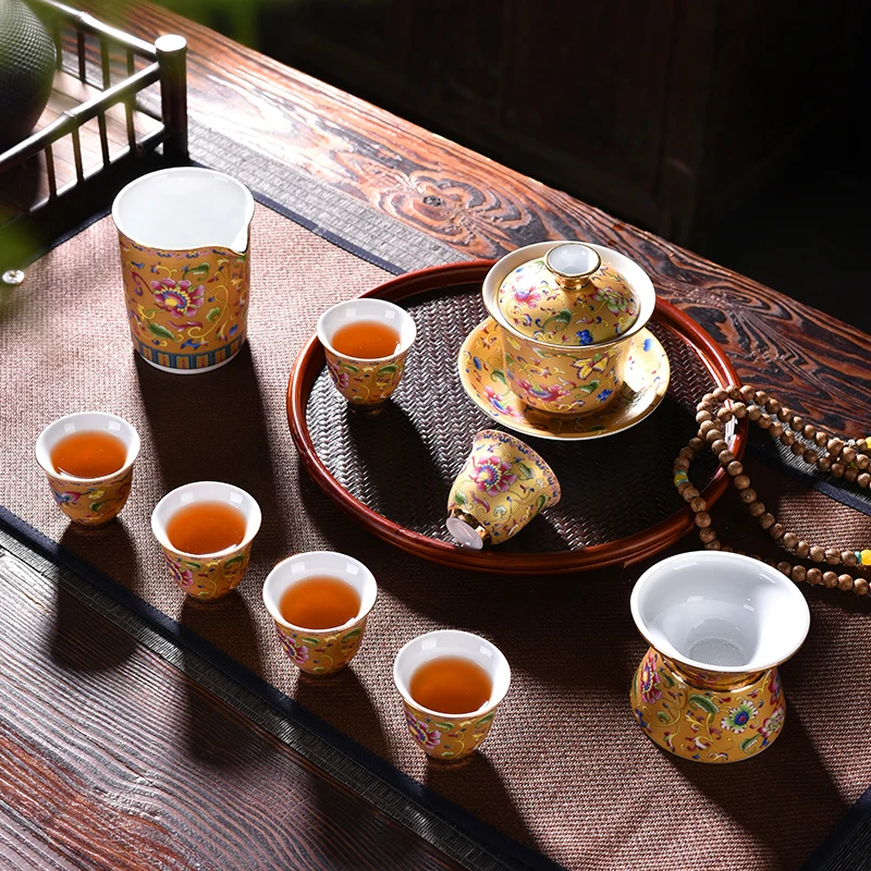

Vintage Enamel Color Kung Fu Tea Set Ceramic High-End Set with Gift Box Living Room Chinese Household Gaiwan Set tea sets
