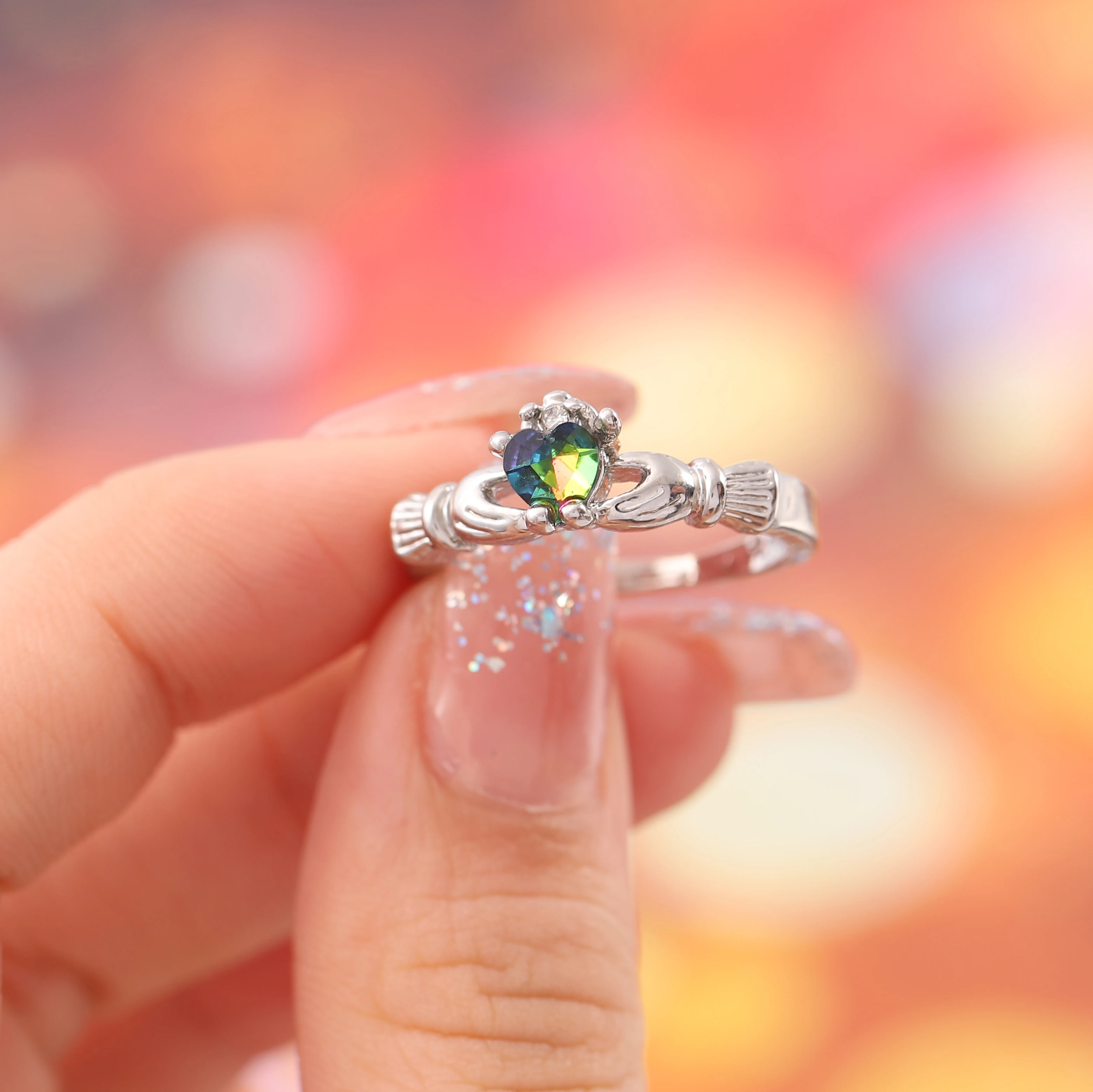 

Hainon Love Heart Design Crown Hand Heart Rings For Women Christmas Gift Anel Fashion Silver Color Promises Rings