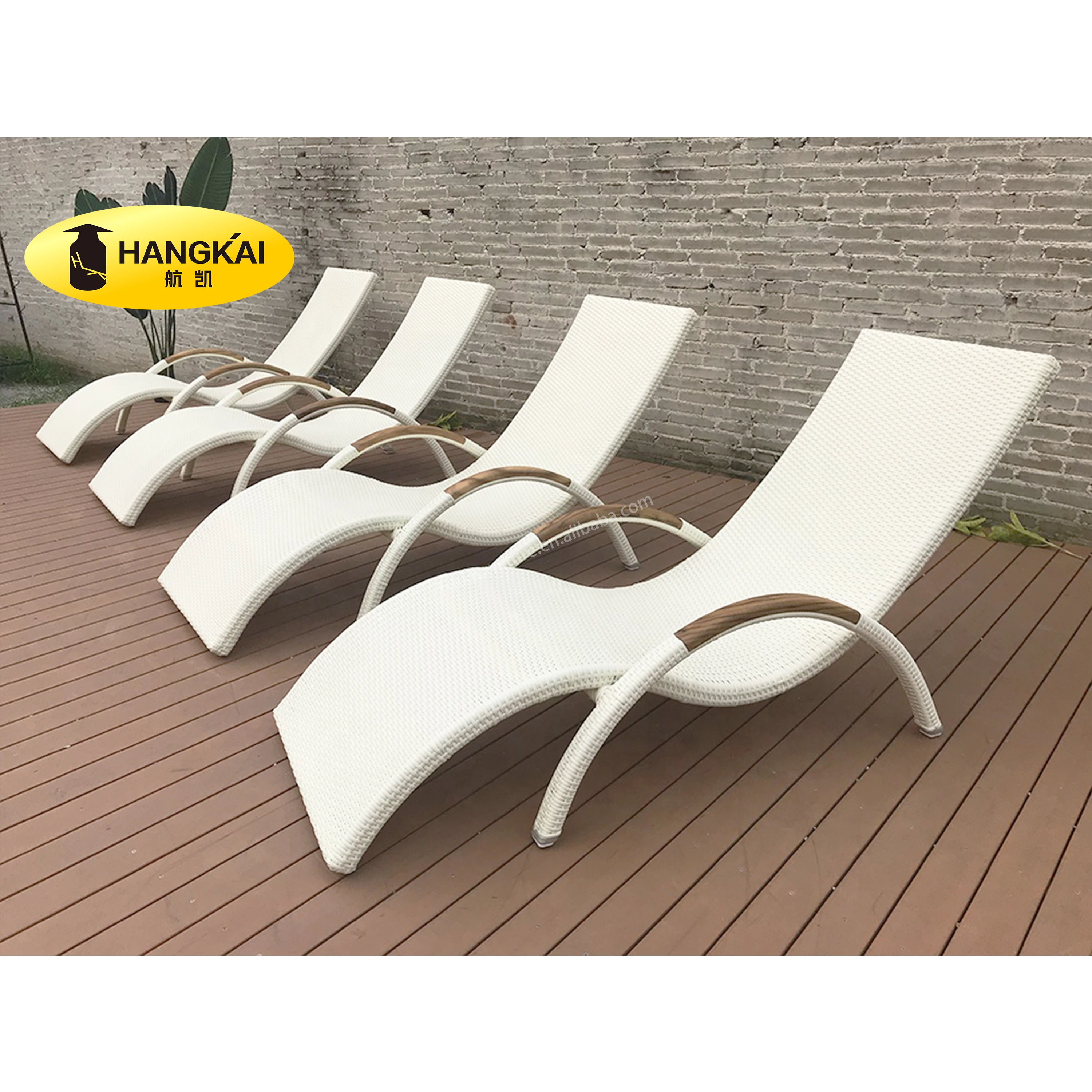 

Воздухопроницаемый пластиковый Плетеный уличный шезлонг в стиле ретро из ротанга для отелей, бассейнов, шезлонг