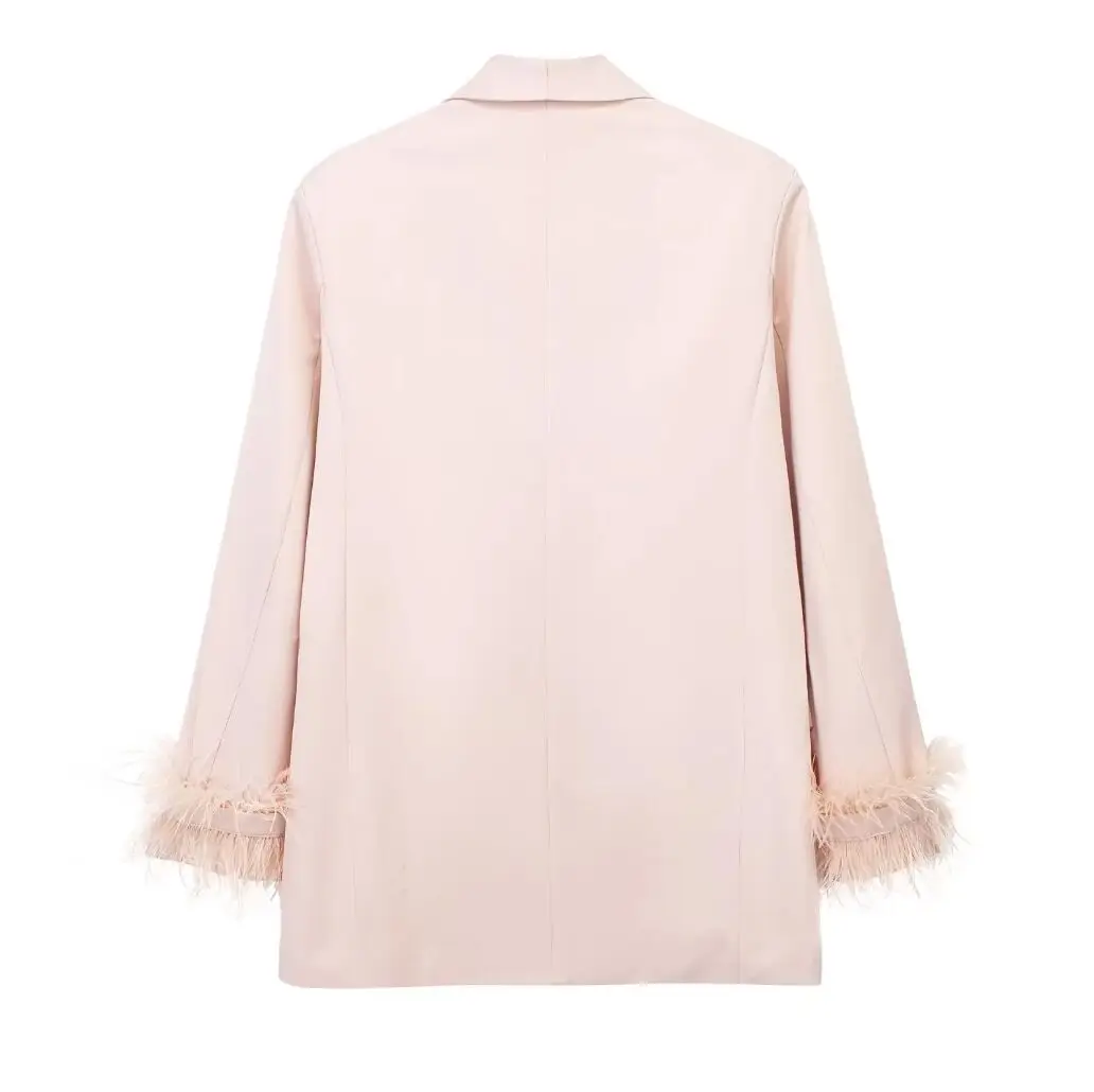 Элегантный темпераментный женский костюм-поло с длинным рукавом и перьями