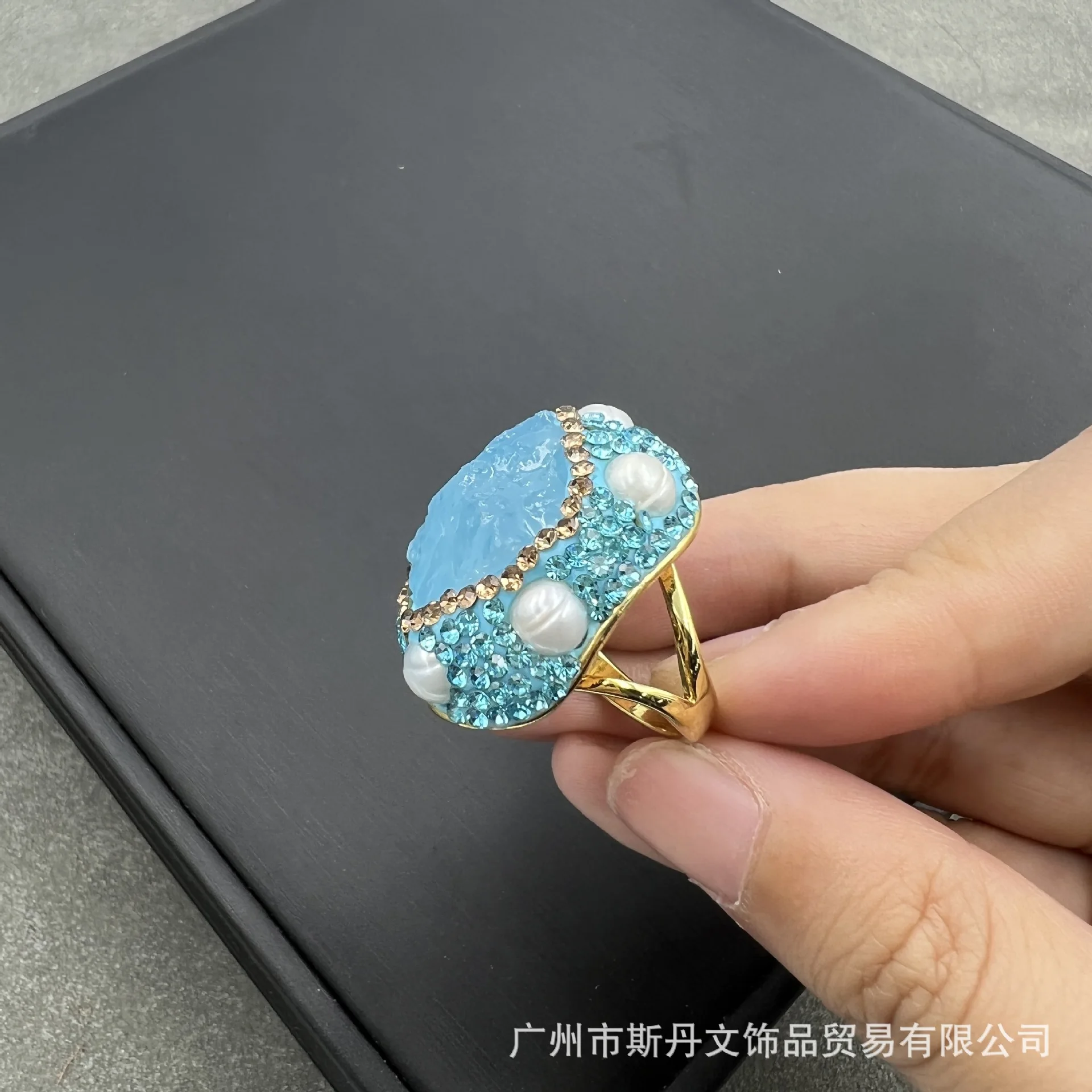 Натуральный драгоценный камень аквамарин набор грубых камней модные