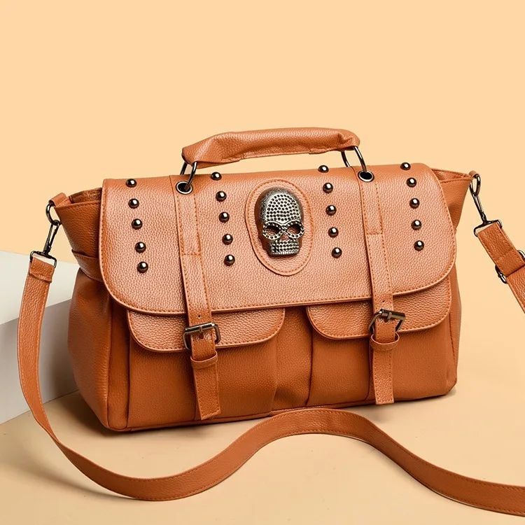 Женская сумочка в стиле панк с заклепками мотоциклетная Диагональная Сумка