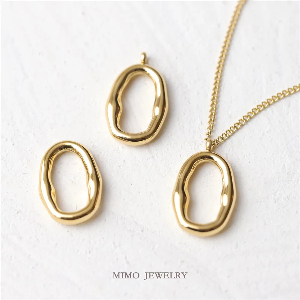 

Кольцо из титановой стали с покрытием из 18-каратного золота