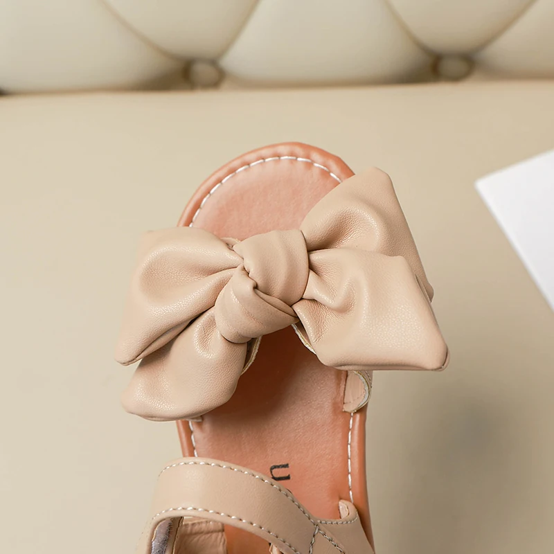 Сандалии для девочек модные классические мягкие с бантом принцесс летние туфли