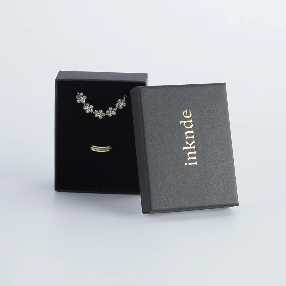 60 шт. черная шкатулка для драгоценностей из крафт-бумаги с логотипом подарочная