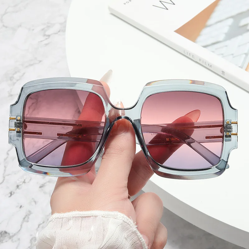 

Transparent Color Women Oversized Sunglasses Fashion Square Lady Eyeglasses Summer Shades Glasses Sports Eyewear UV400 Gafas