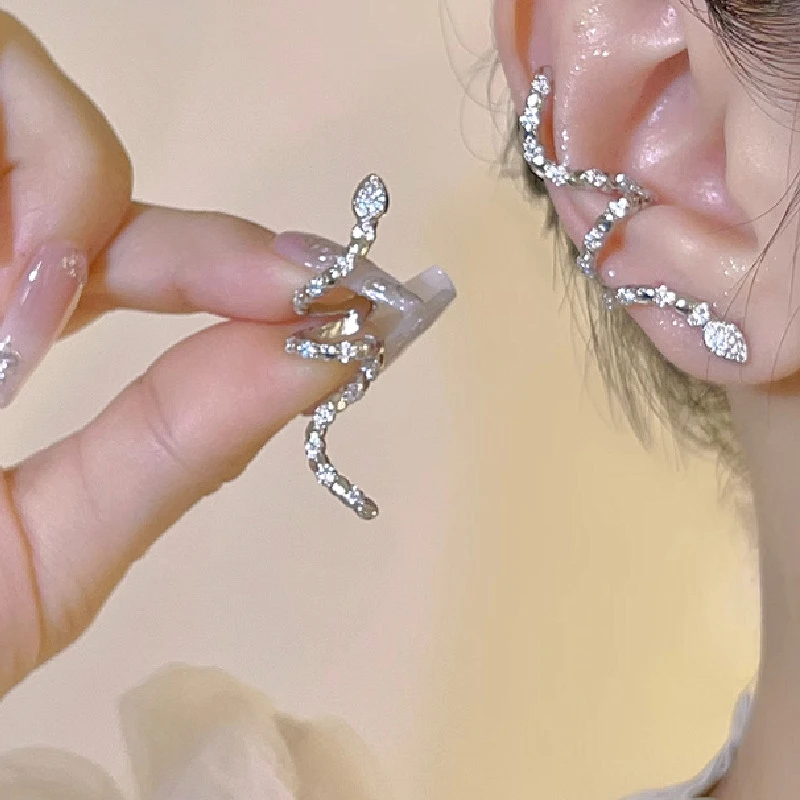 

Shining Crystal Snake Shape Ear Cuffs Earring No Piercing Fake Cartilage Elf Clips Earrings for Women Party Fashion Sexy Jewelry