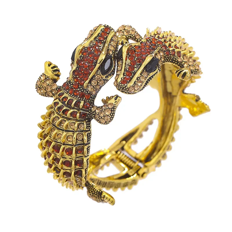 Красивый винтажный браслет из крокодиловой кожи в винтажном стиле эффектный