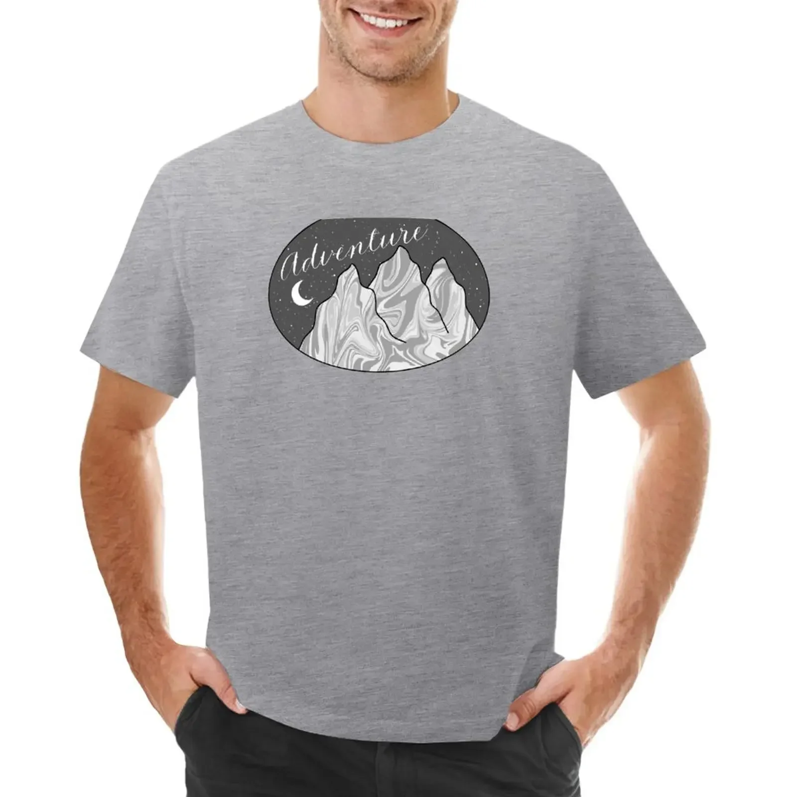 Мужская футболка овальной формы Приключения Луна и горы в оправе от EndlessEmporium