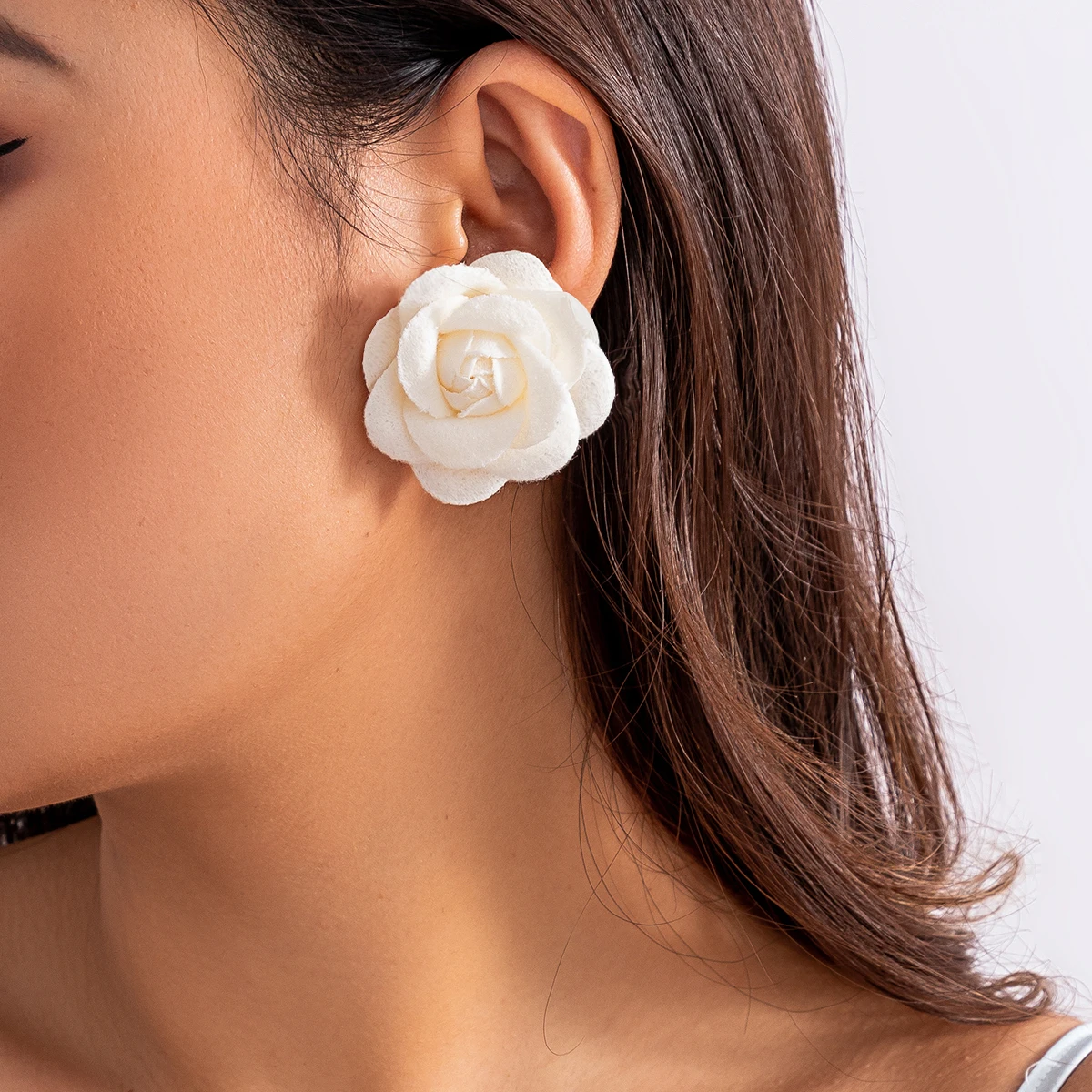 

Large White Fabric Flower Stud Earrings for Women Trendy Elegant Wedding Earrings 2023 Fashion Jewelry Accessories Female Gifts