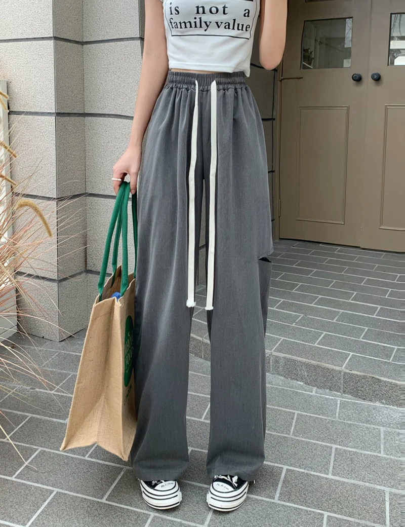 

Брюки спортивные с завышенной талией, прямые широкие, рваные