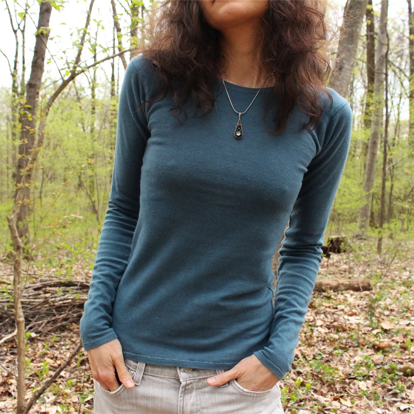 

Женский топ с длинным рукавом и круглым вырезом