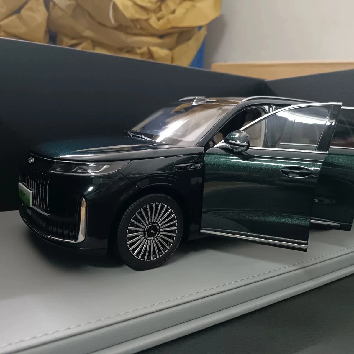 Фото Декоративная фигурка Exlantix ET8, микромодель Exeed T11 из сплава, металлическая модель Fulwin, подарок, зеленый, черный, 1:18 №4
