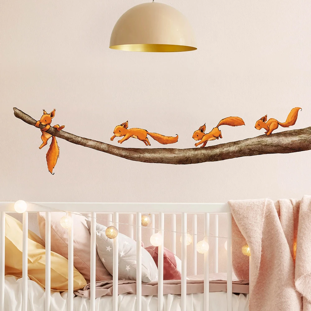 Настенная наклейка Duruibom Белка на дереве