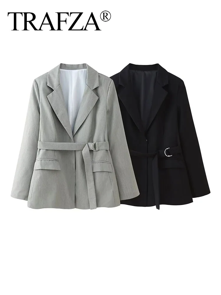 Женское осеннее пальто с отложным воротником и поясом карманами