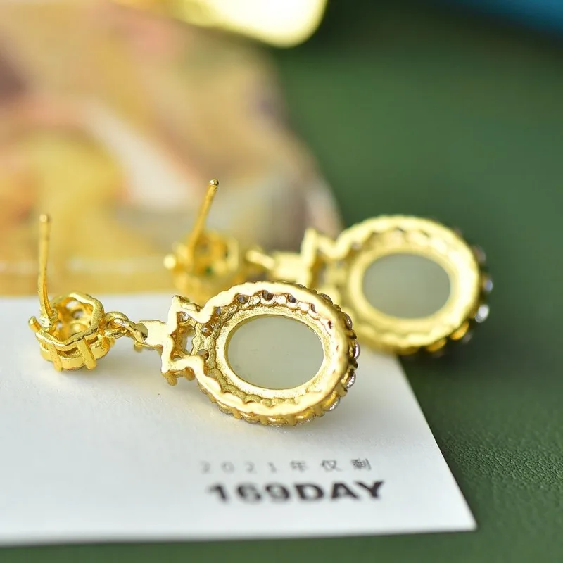 Женские серьги с белым нефритом инкрустированные