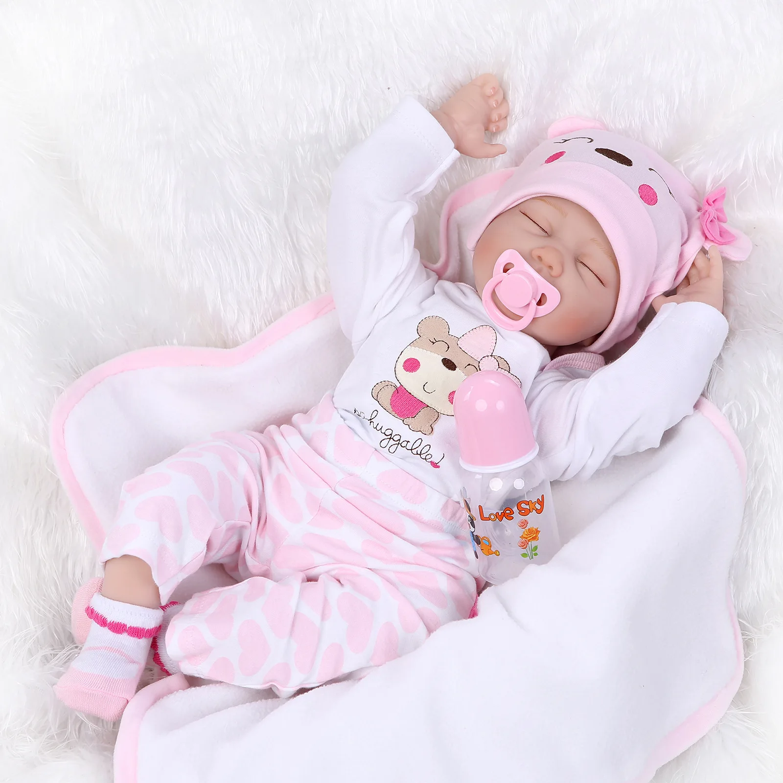 

The baby doll can move its limbs, sit and lie down; Can't stand or speak; Cloth dolls are not allowed to enter the water