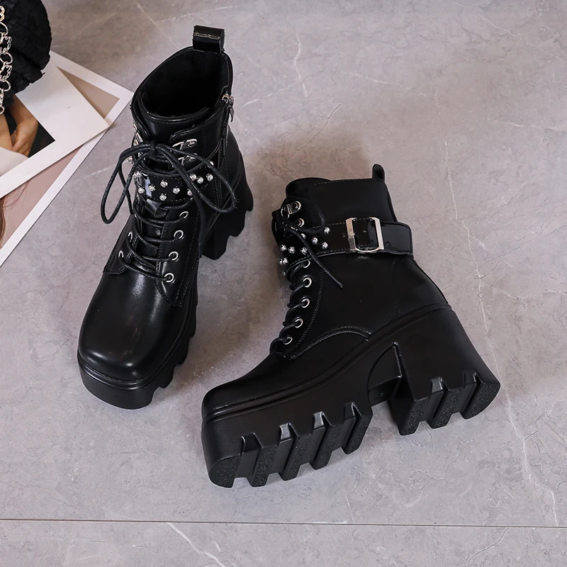 

High Quality Leather Gothic Black Boots Women Heel Sexy Chain Chunky Heel Platform Boots Female Punk Style Ankle Boots Zipper