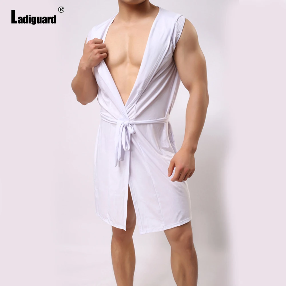 Рисунок 5 - Длинные мужские пальто Ladiguard