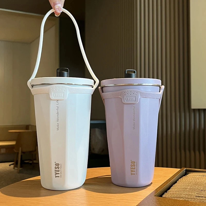 Новая силиконовая ручка для бутылки с водой изолированные тумбы кофейная кружка