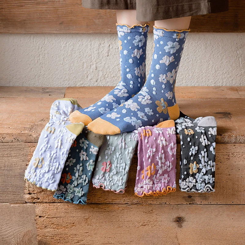 

Spring New Lace Mid-tube Trend Flower Ladies Cotton Socks High-cut Cute Print Student Fashion New Personality Mid-tube Socks