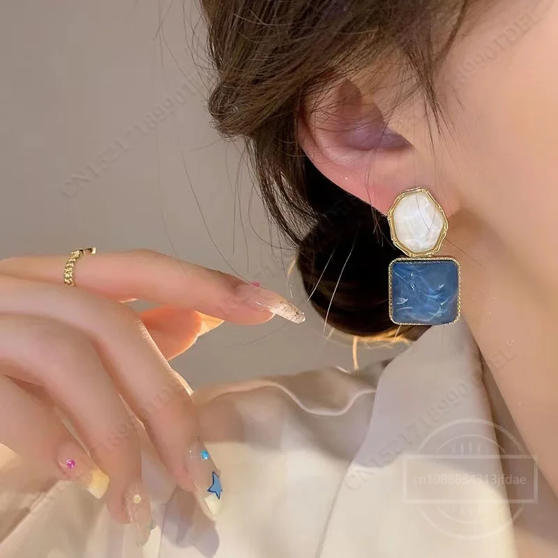 Фото Fashion Vintage Resin Geometric Drop Earrings for Women Charms Elegant Irregular Blue Pendant Earrings Jewelry Party Gifts №5