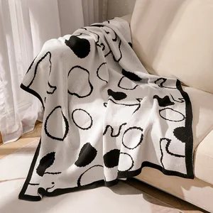 INS Knit Throw Blanket Cat Jacquard Blanket Soft Warm Bed Sofa Cover Home Decor Bedspread Office Air Conditioning Shawl Blankets