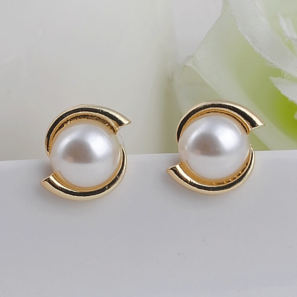 

Fashion Elegant Women Ethnic Style Light Gold White Simulated Pearl Stud Earrings
