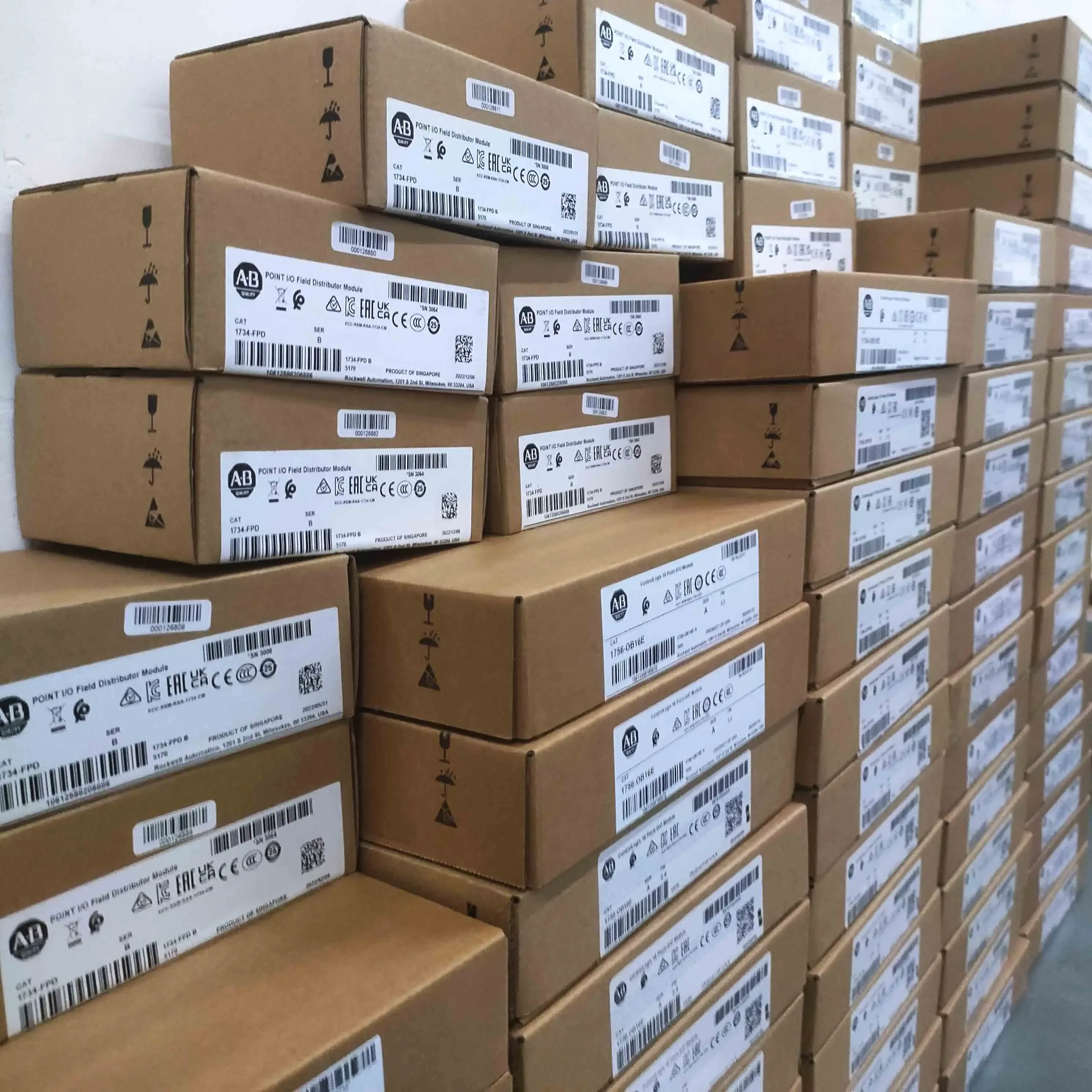 Оригинальный 2097 1746-no8v 2097v32pr2lm 1734-oe2v 2097V32PR2 2097-v34pr3 2097-v32pr2 Контроллер всех серий Ab Plc