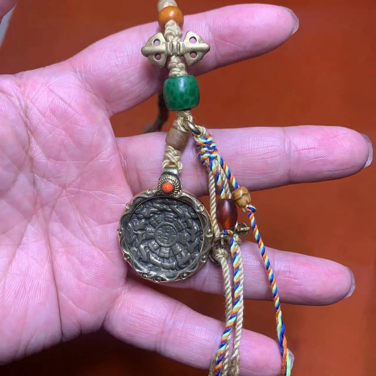 1pcs/lot Tibetan natural ruby ​​embellished Jiugong gossip card to exorcise evil spirits keep safe attract wealth jewelry amulet