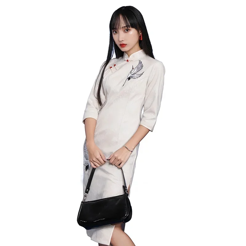 chinńska tradycyjna sukienka Cheongsam rękaw trzy czwarte haft żuraw podział Qipao moda w stylu vintage odzież damska 2024 12012