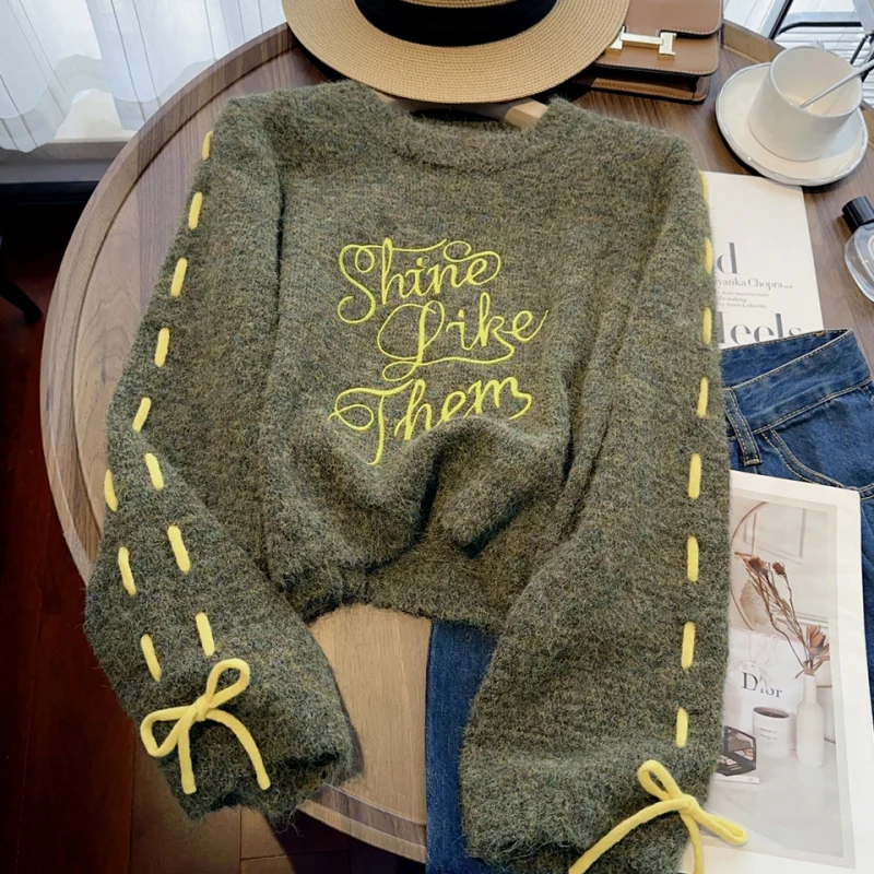 Женский вязаный свитер