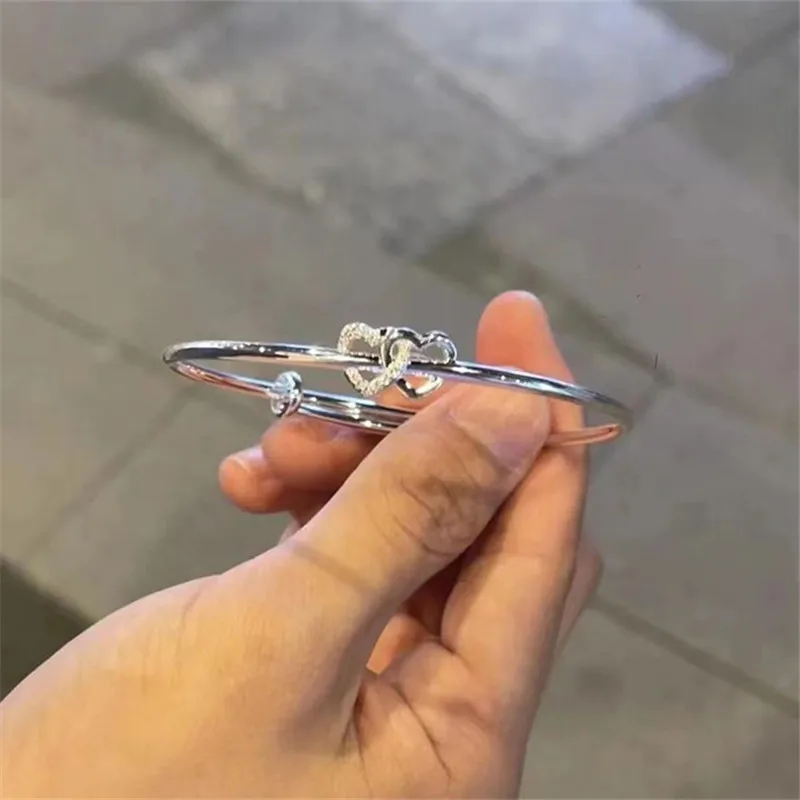 

2023 New Fashion Trend Unique Design Elegant Delicate Double Heart Push Pull Bracelet Women High Jewelry Party Gifts Wholesale